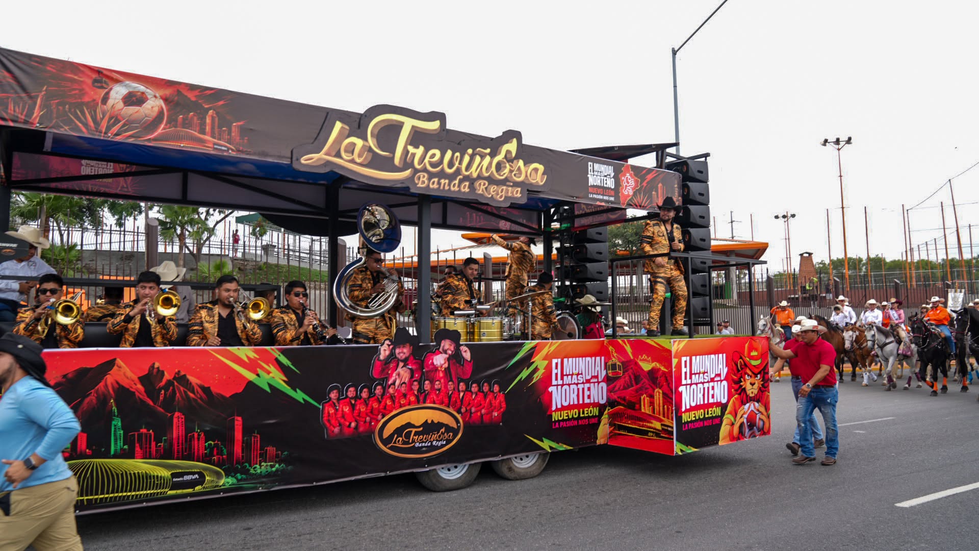 #LaTreviñosa llevó su música a la Mega Cabalgata Norteña 2026 en Nuevo León
