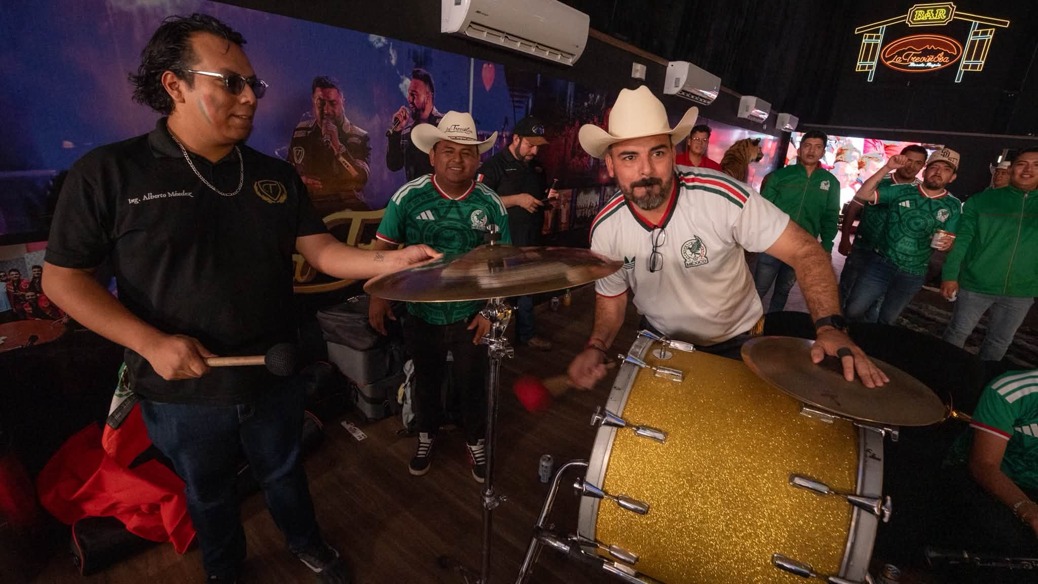 México se despide del Mundial, pero la pasión sigue sonando en La Treviñosa